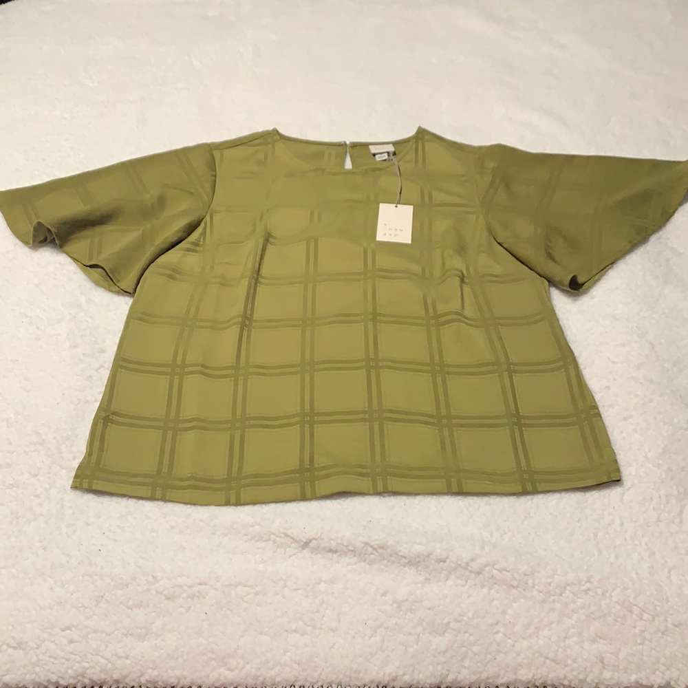 A New Day Ladies Dress Shirt, NWT’s, Size Medium